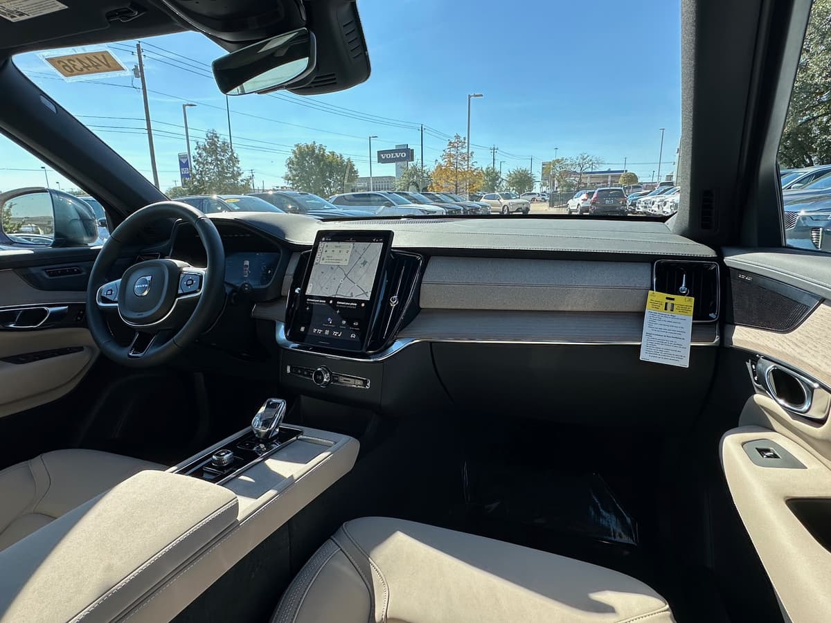 2026 Volvo XC90 - Image 12