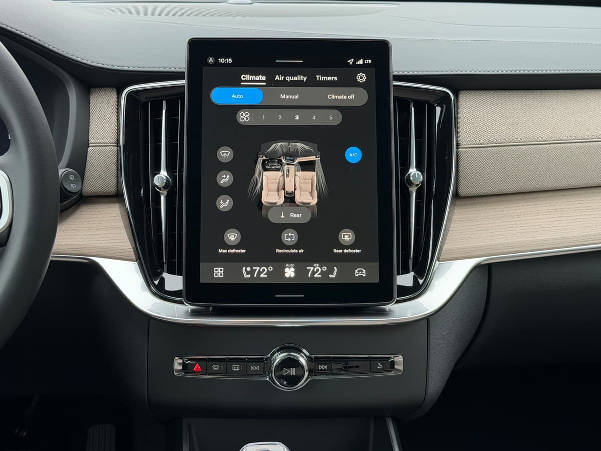 2026 Volvo XC90 - Image 13