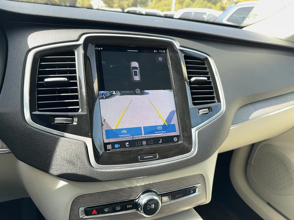 2023 Volvo XC90 - Image 18