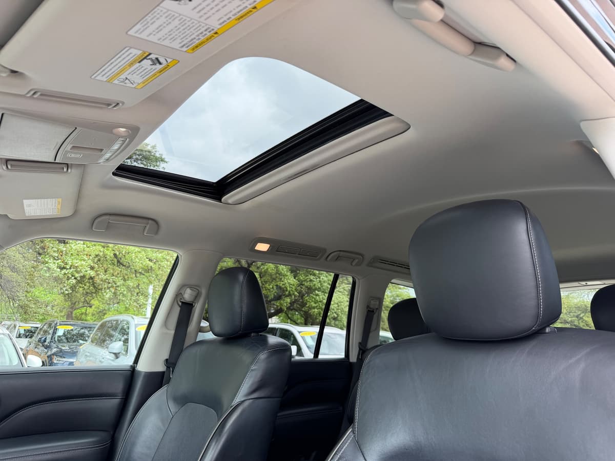 2019 INFINITI QX80 - Image 22