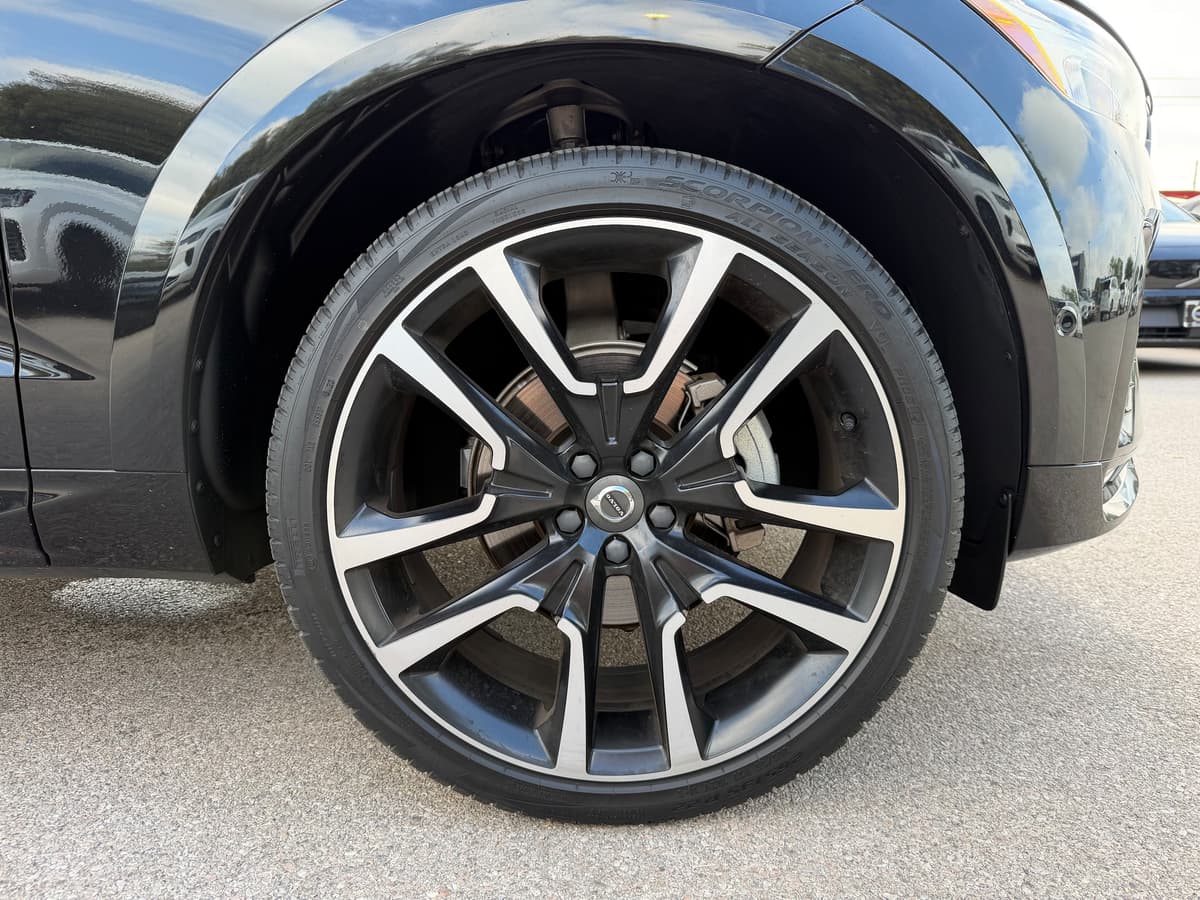 2024 Volvo XC60 - Image 9