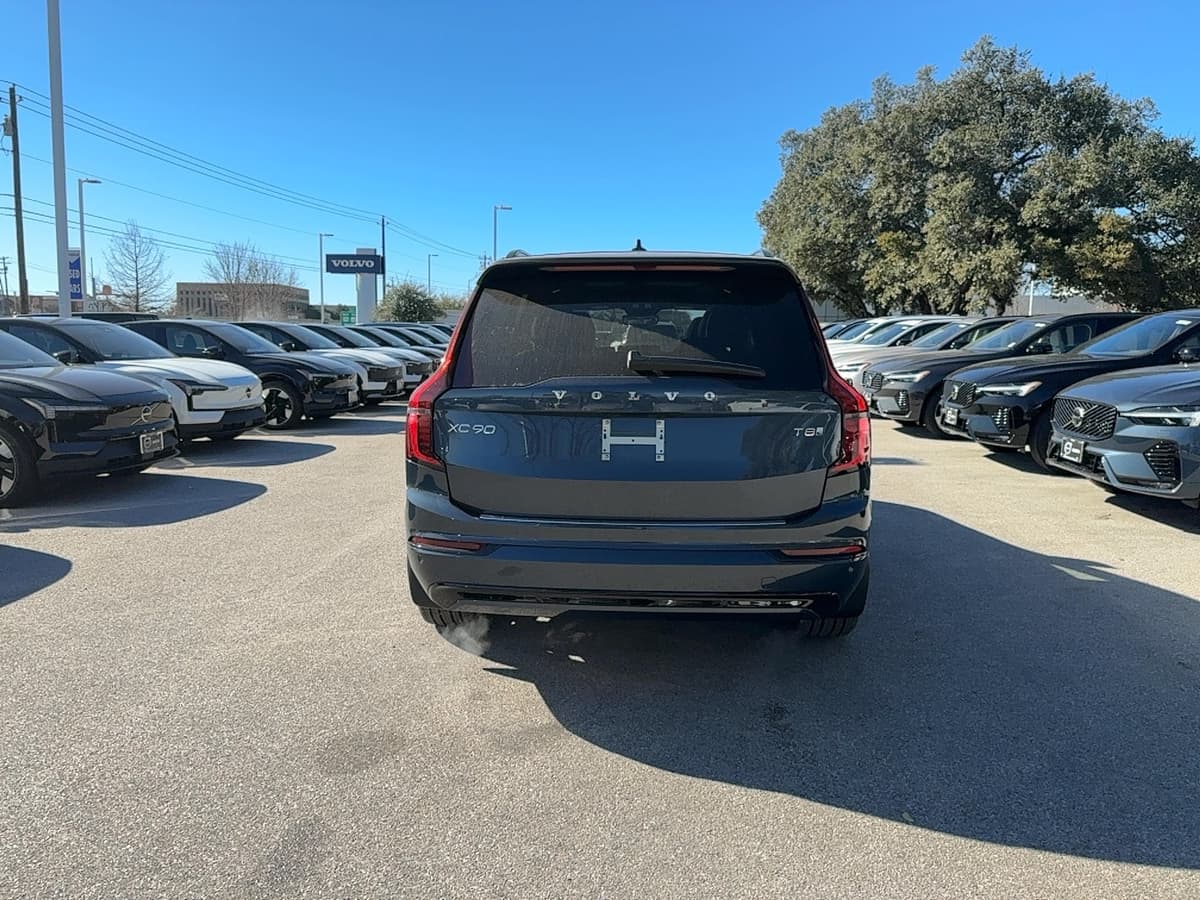 2026 Volvo XC90 plug-in hybrid - Image 4