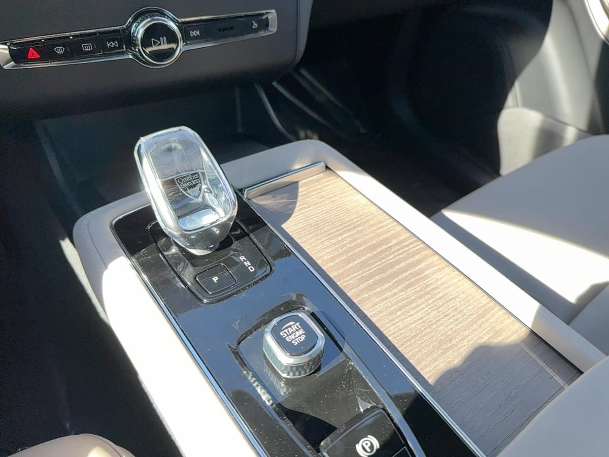 2026 Volvo XC90 plug-in hybrid - Image 23