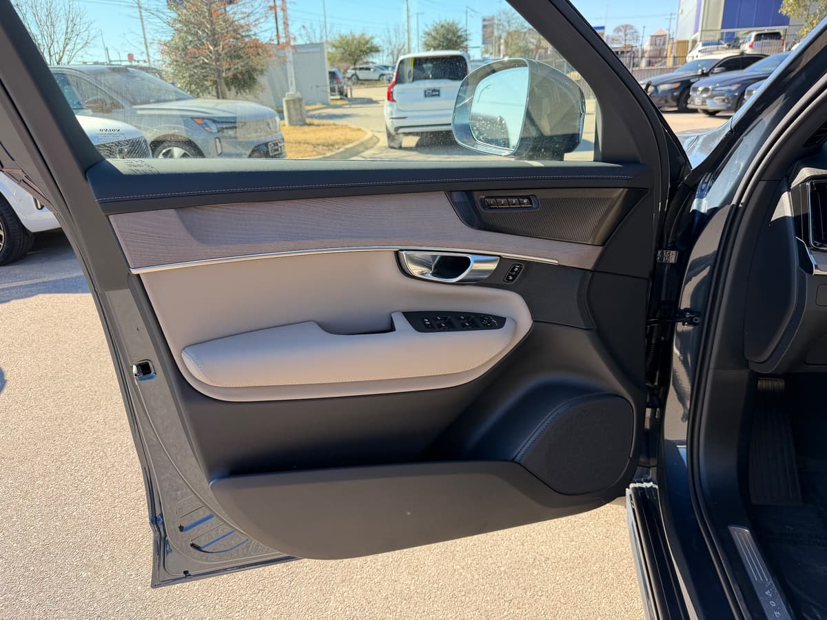 2026 Volvo XC90 - Image 19