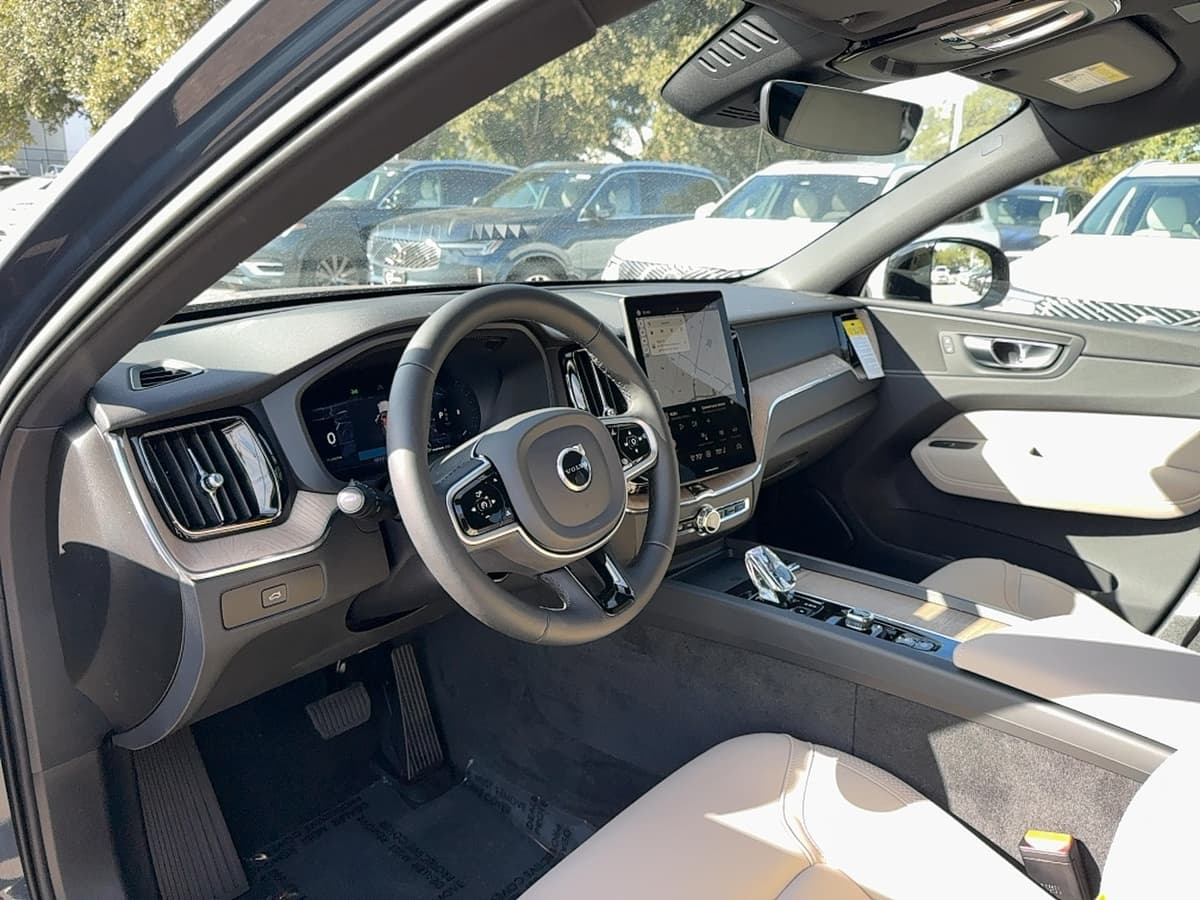 2026 Volvo XC60 - Image 11