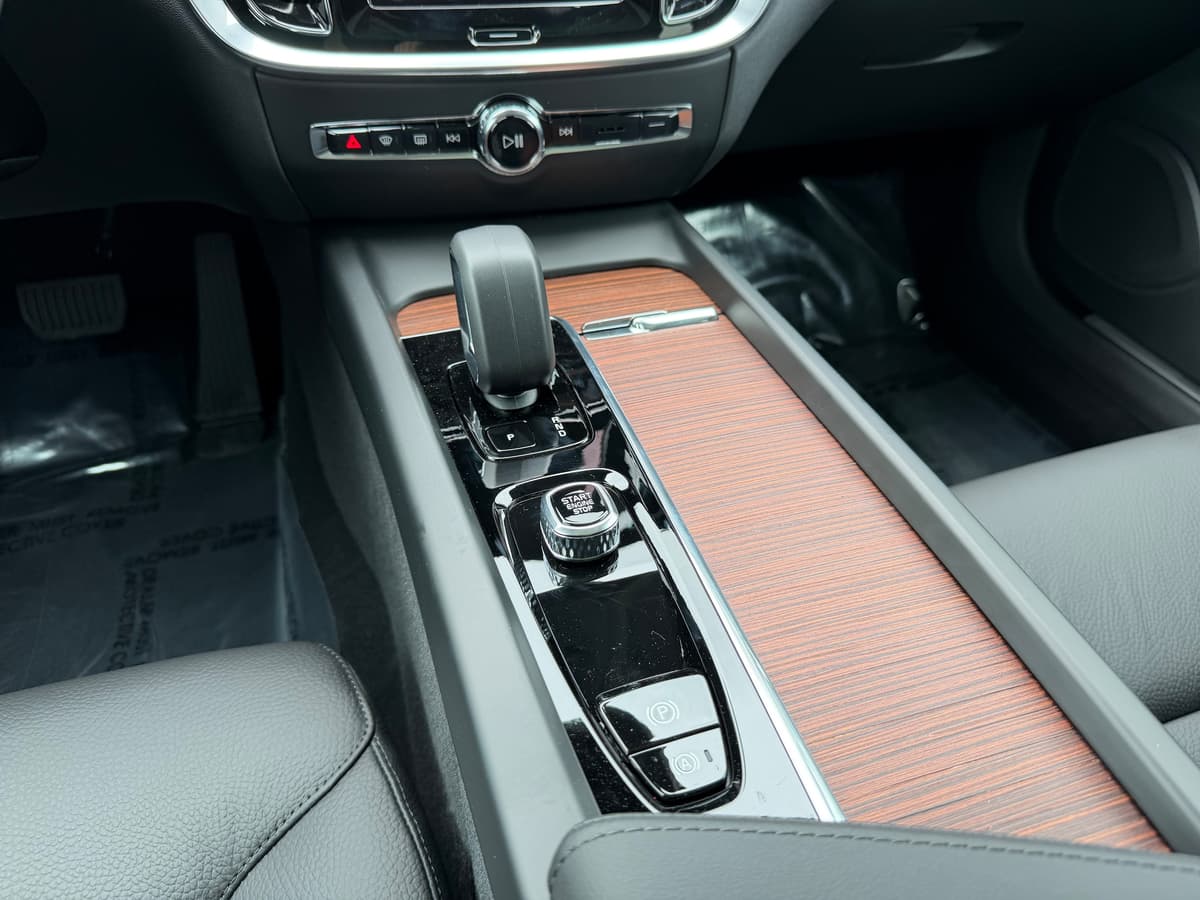 2026 Volvo V60 Cross Country - Image 13