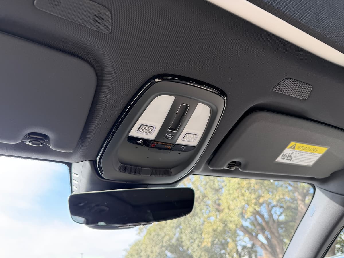 2026 Volvo XC60 - Image 15