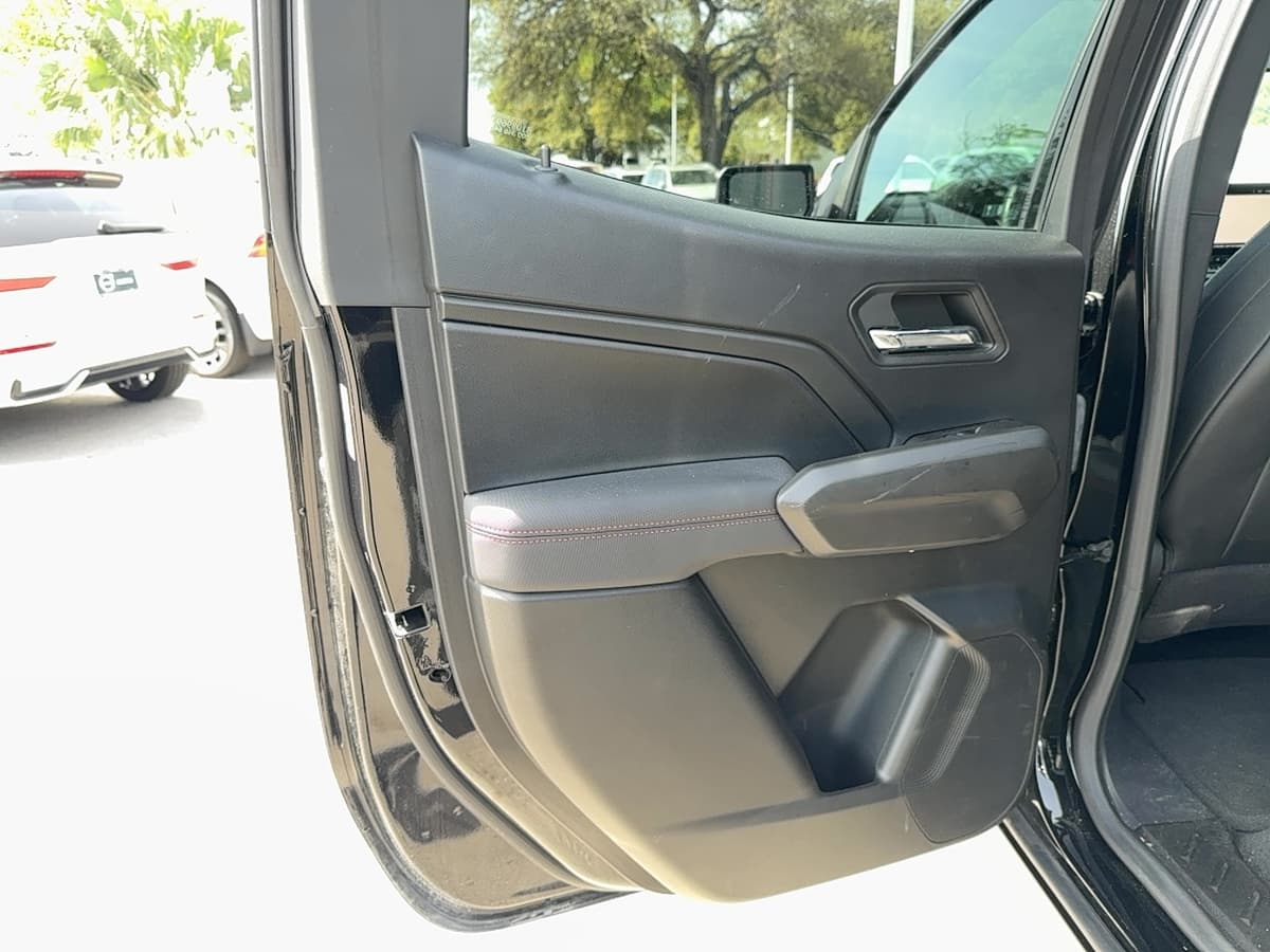 2024 Chevrolet Colorado - Image 15