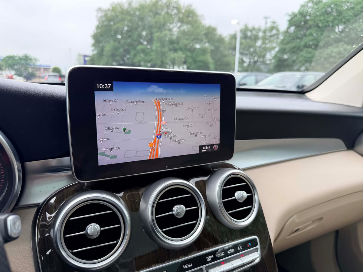 2019 Mercedes-Benz GLC 300 - Image 20