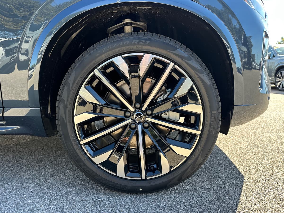 2026 Volvo XC90 - Image 7