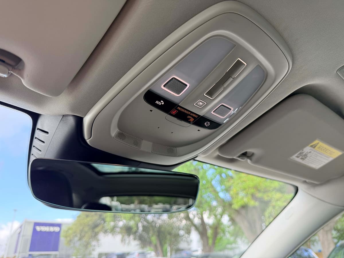 2025 Volvo XC60 - Image 24