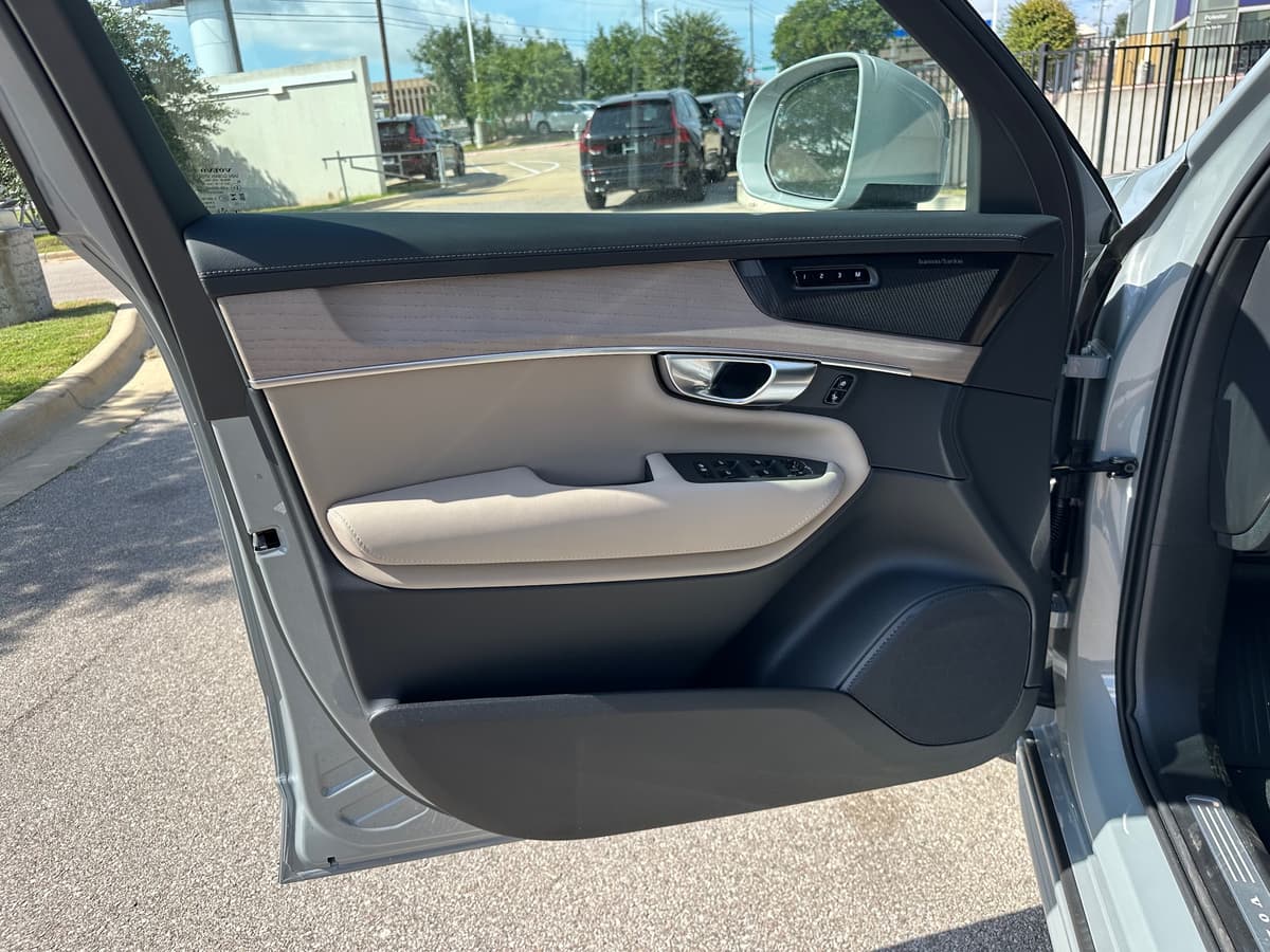 2026 Volvo XC90 - Image 18