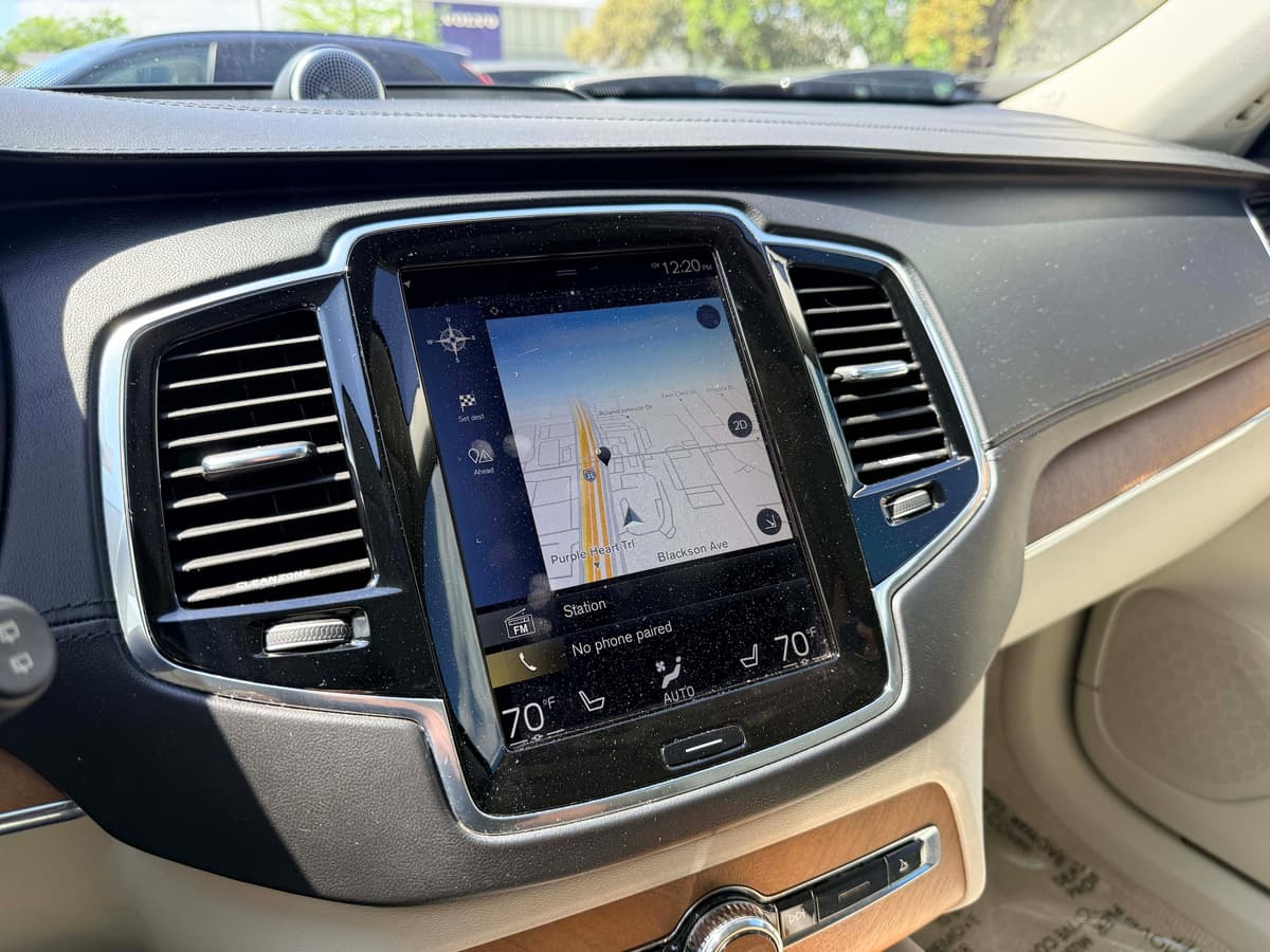 2016 Volvo XC90 Hybrid - Image 20