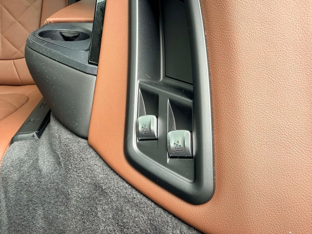 2026 BMW X7 - Image 17