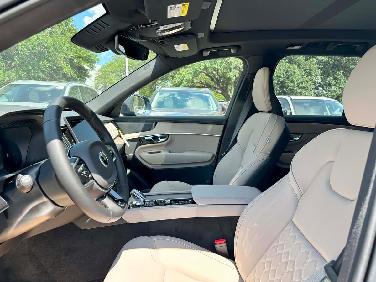 2026 Volvo XC90 - Image 12