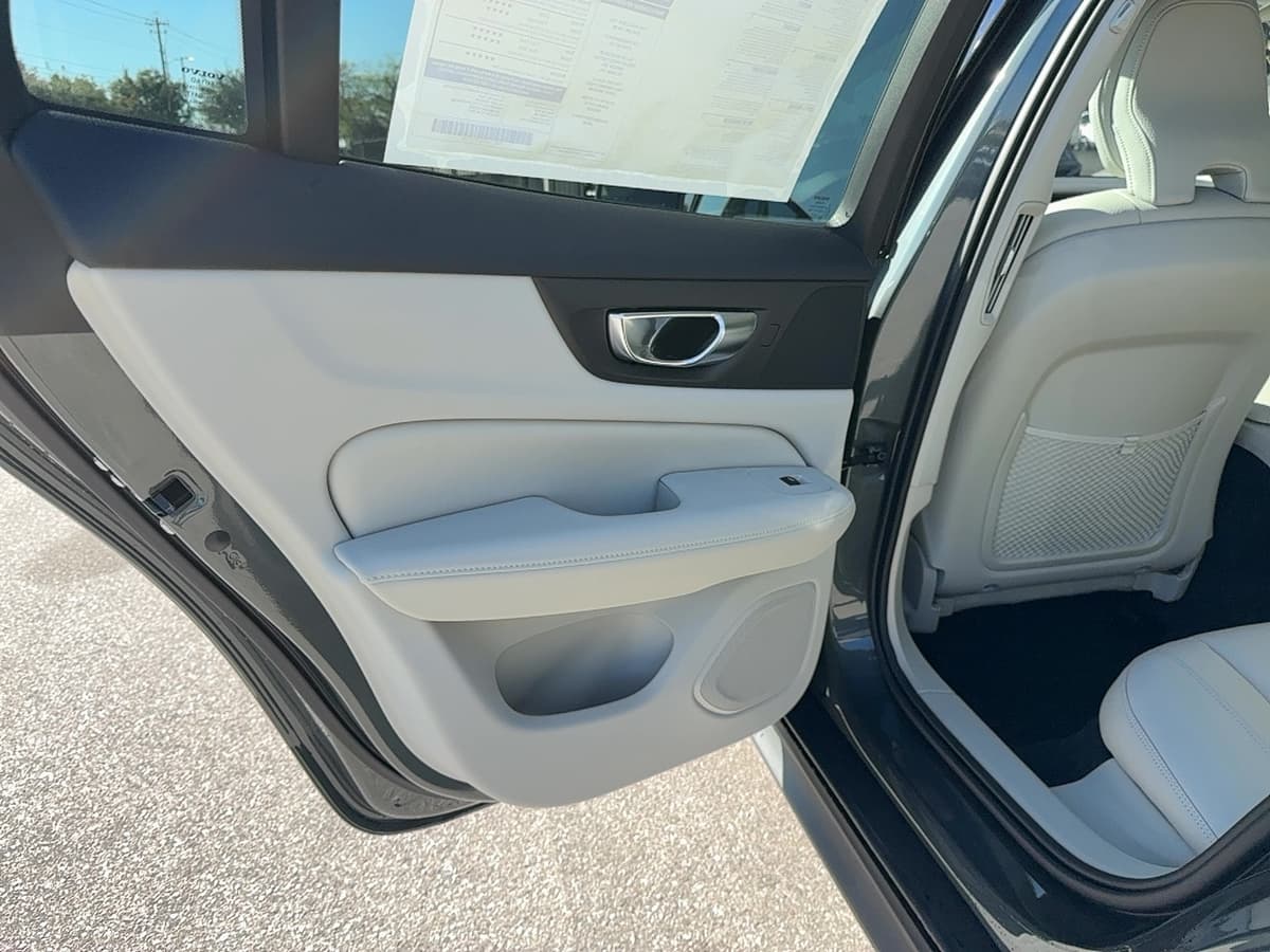 2026 Volvo V60 Cross Country - Image 14