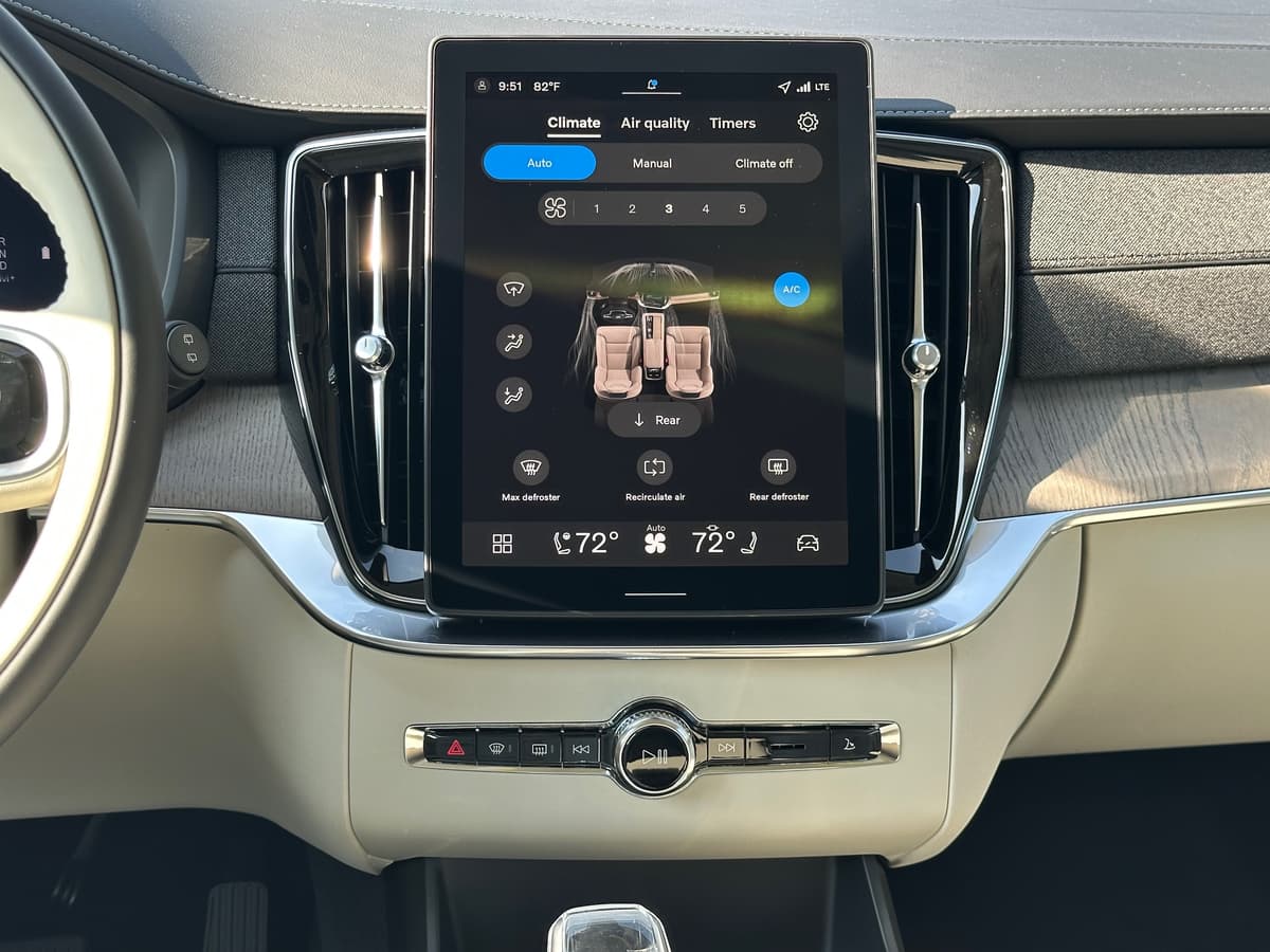 2026 Volvo XC90 - Image 13