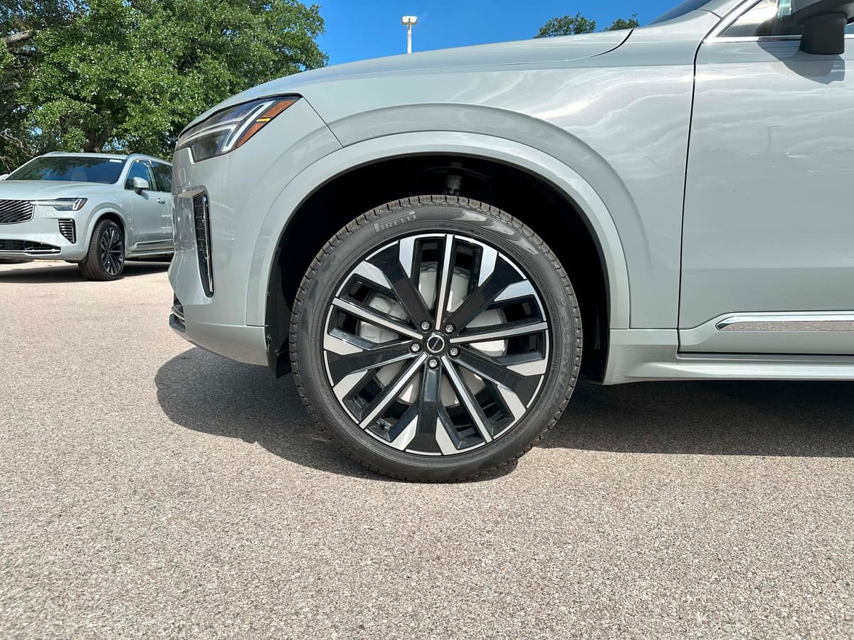 2026 Volvo XC90 - Image 10