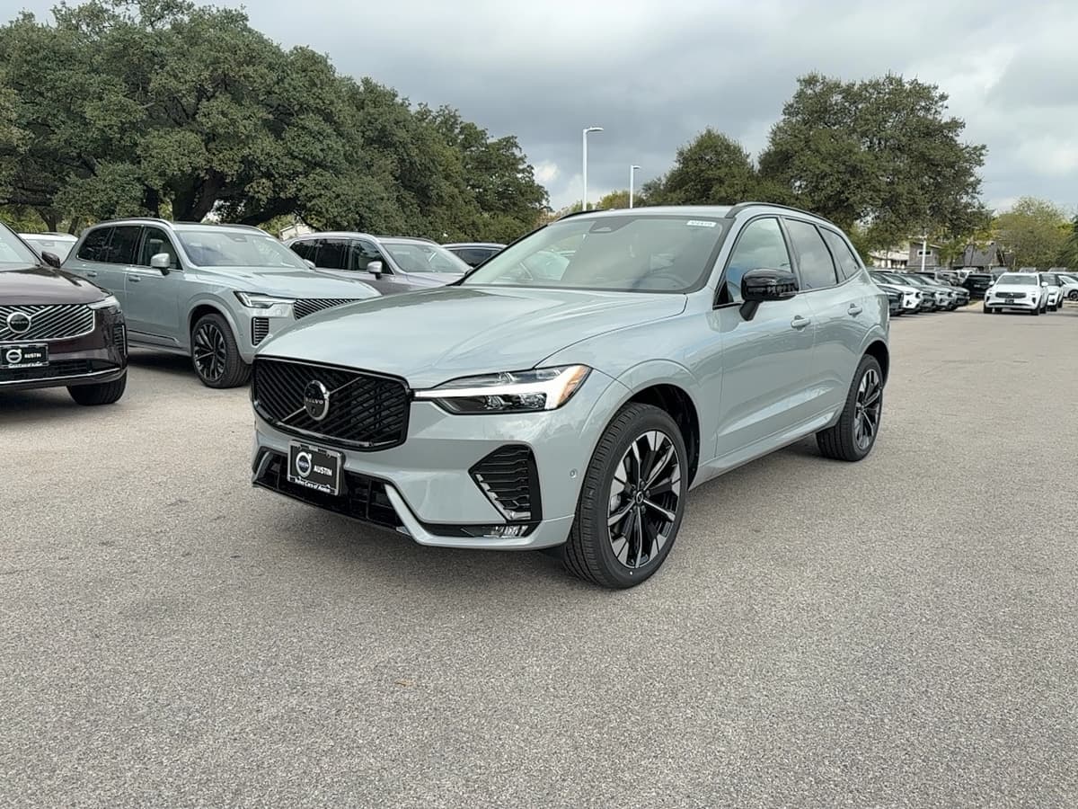 2026 Volvo XC60 - Image 2