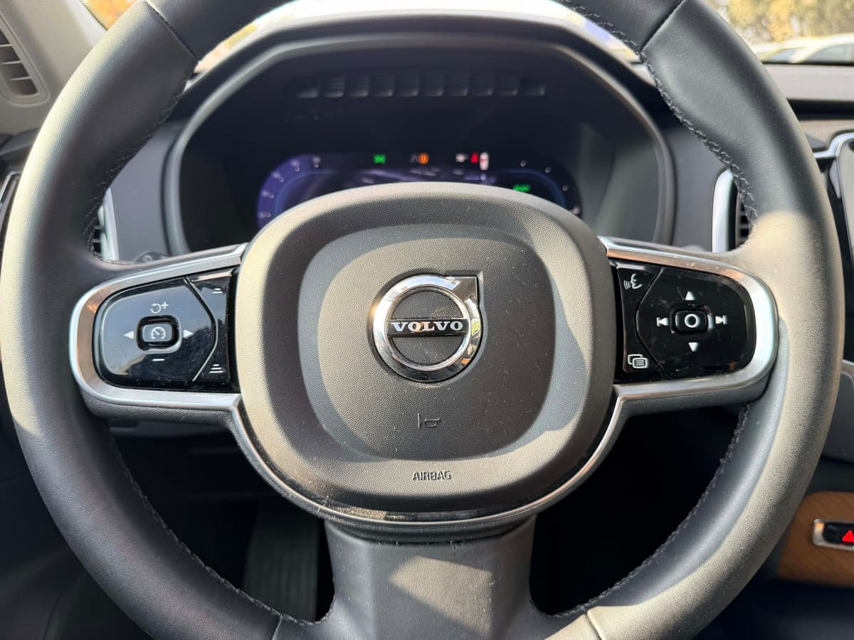2023 Volvo XC90 Recharge Plug-In Hybrid - Image 19