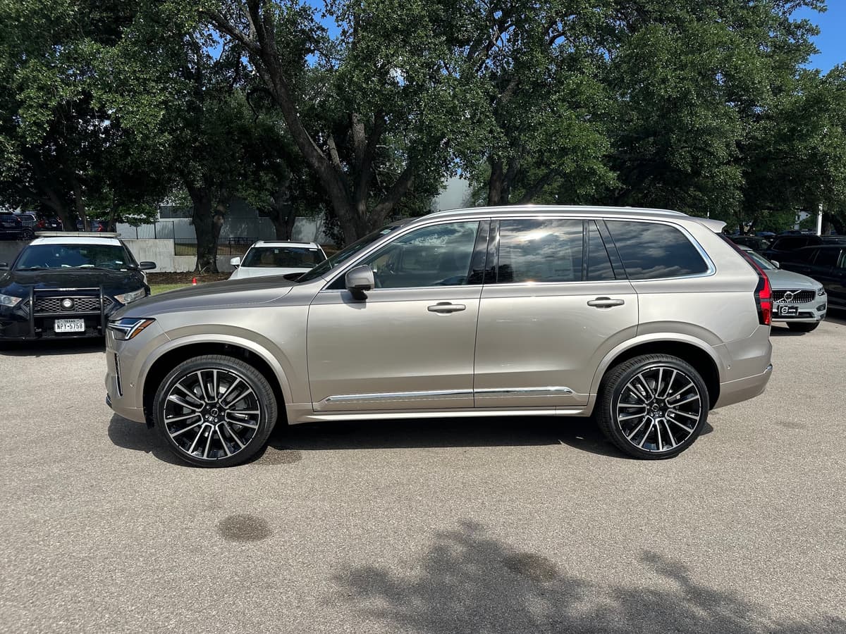 2026 Volvo XC90 - Image 3