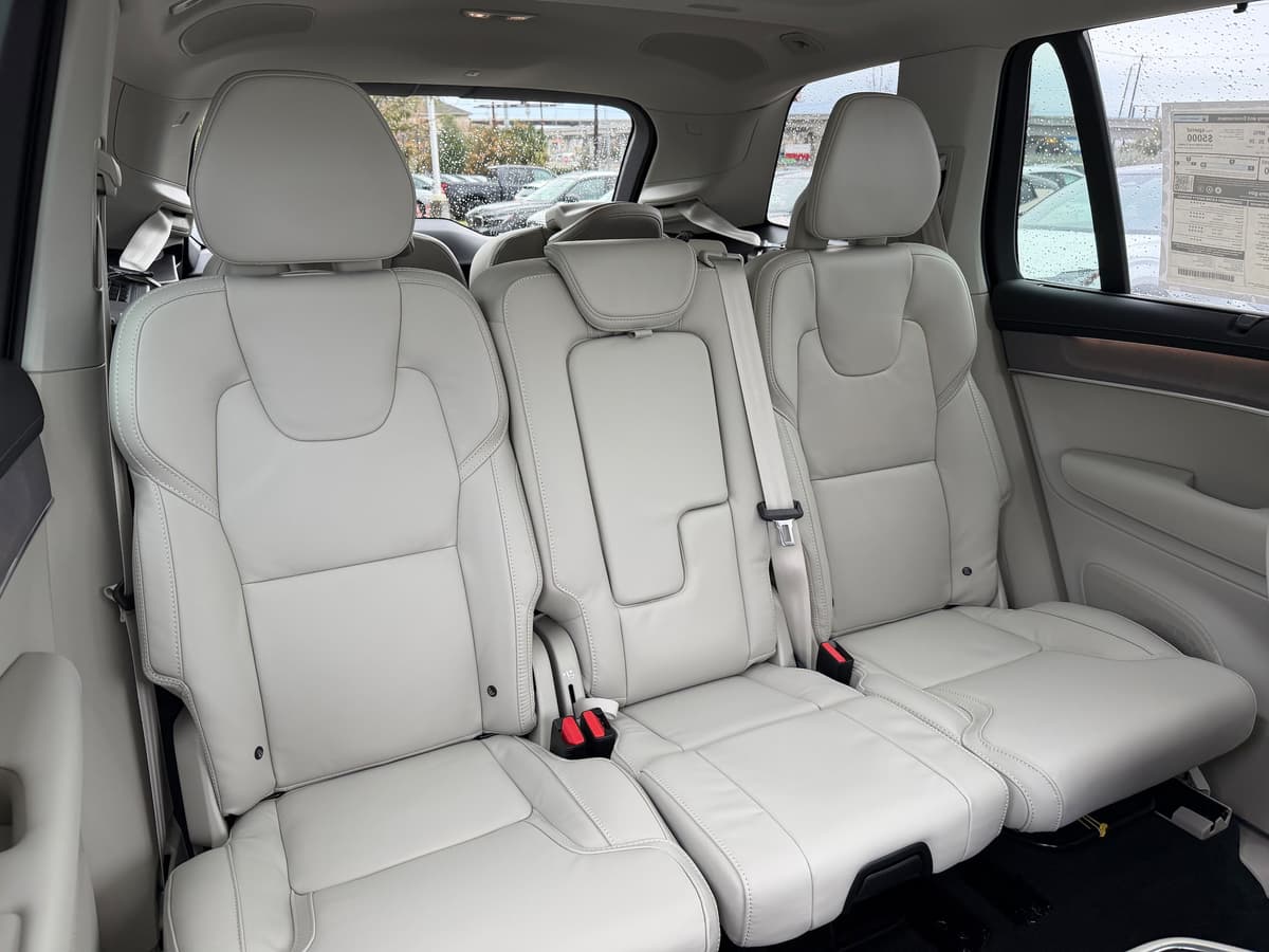 2026 Volvo XC90 - Image 10