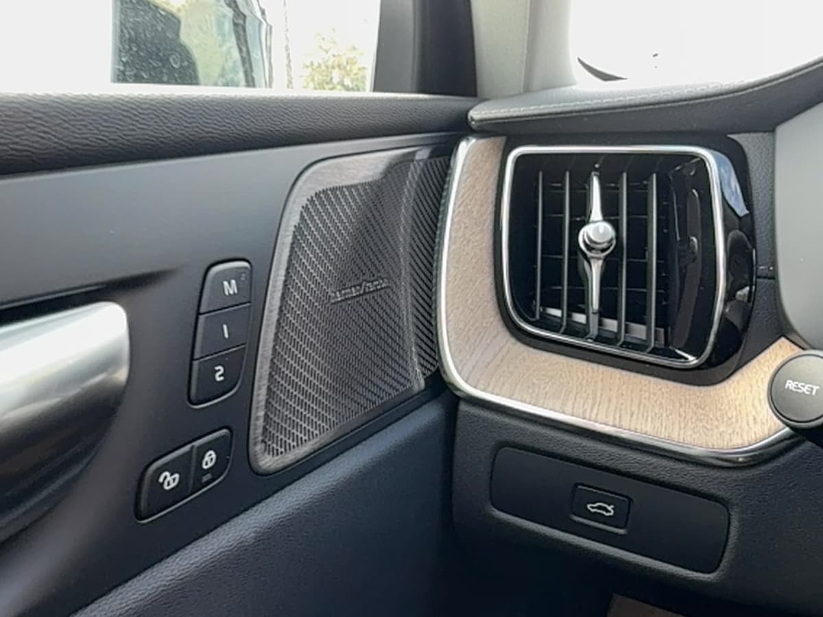 2026 Volvo XC60 - Image 18