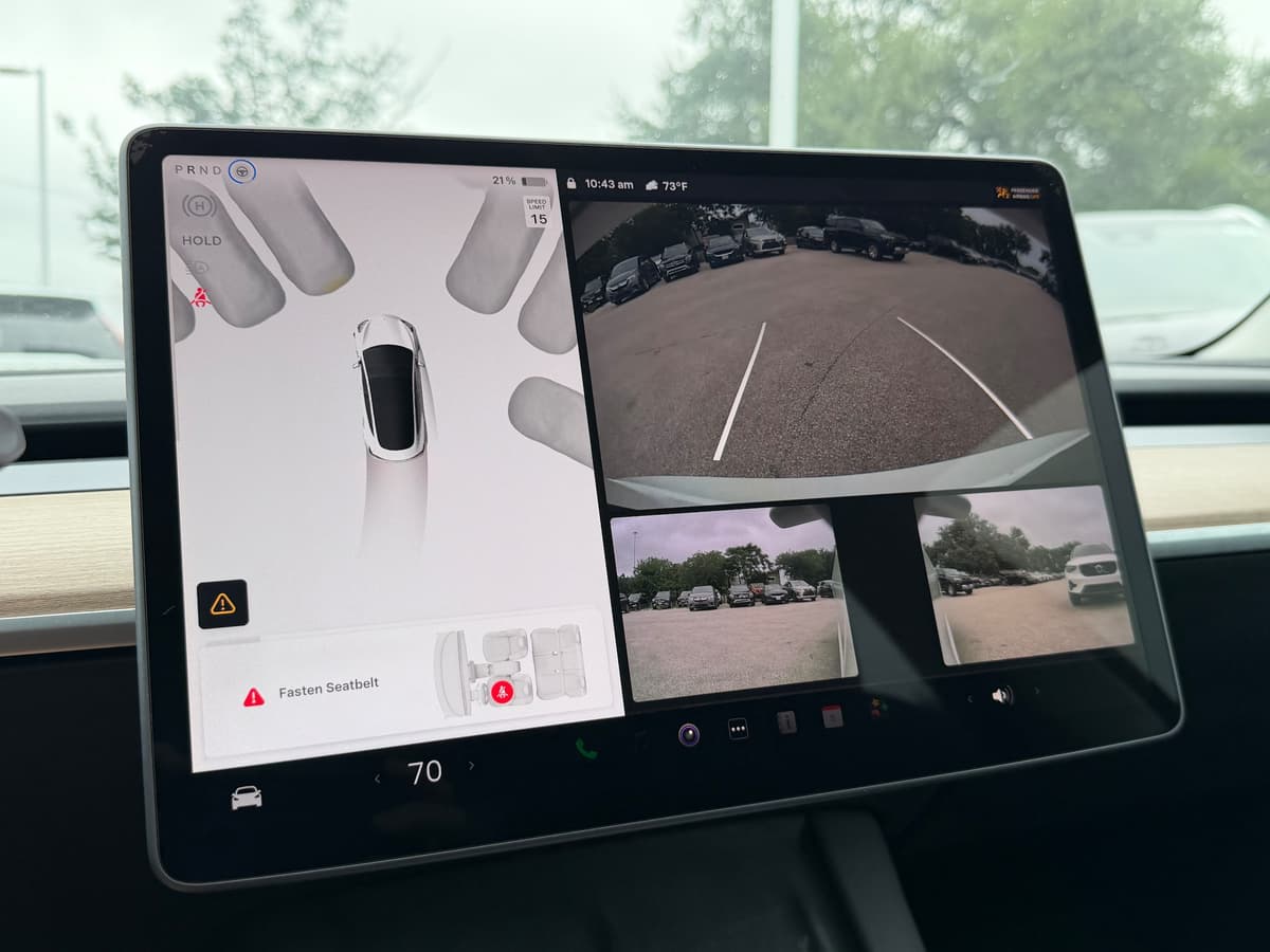 2023 Tesla Model 3 - Image 17