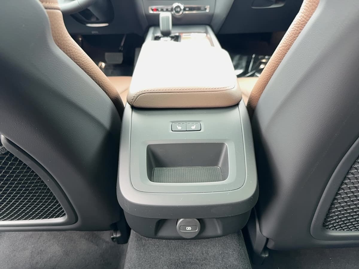 2026 Volvo V60 Cross Country - Image 16