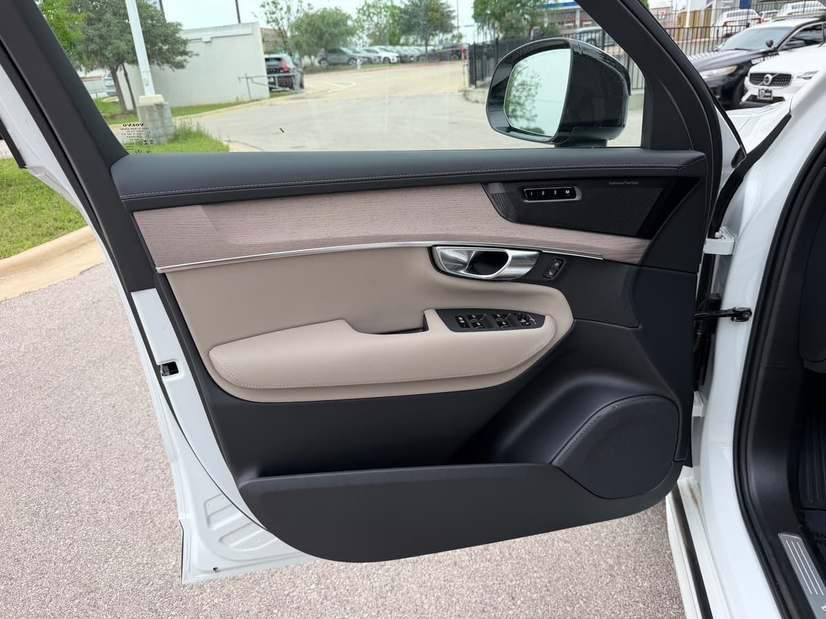 2026 Volvo XC90 - Image 19