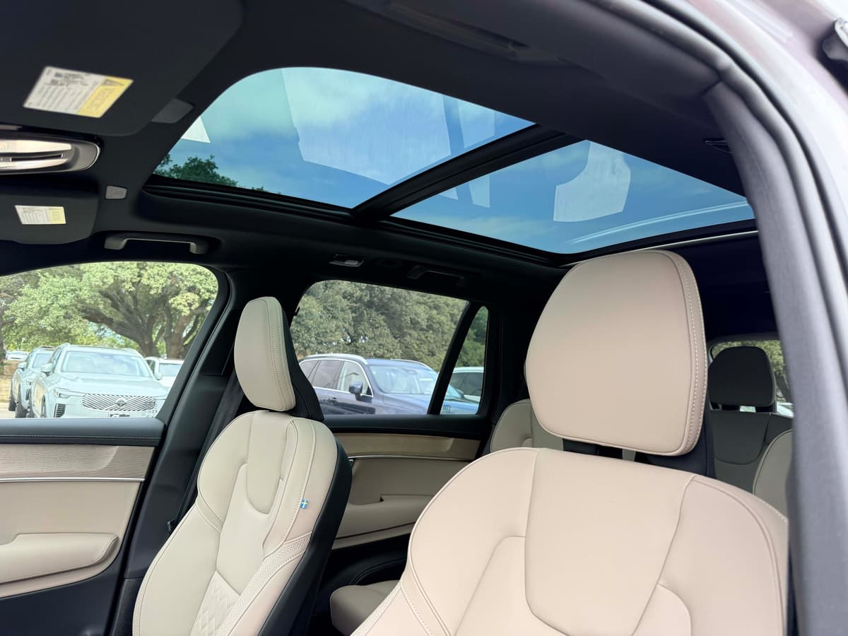 2026 Volvo XC90 - Image 14