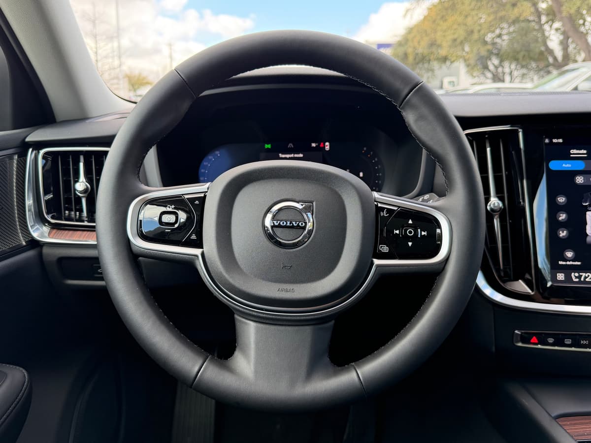 2026 Volvo V60 Cross Country - Image 14