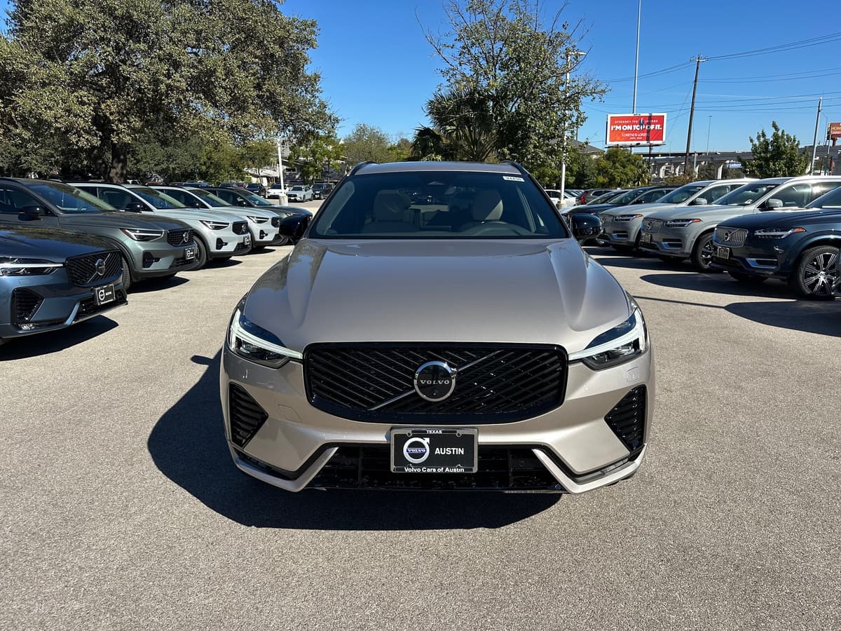 2026 Volvo XC60 - Image 6