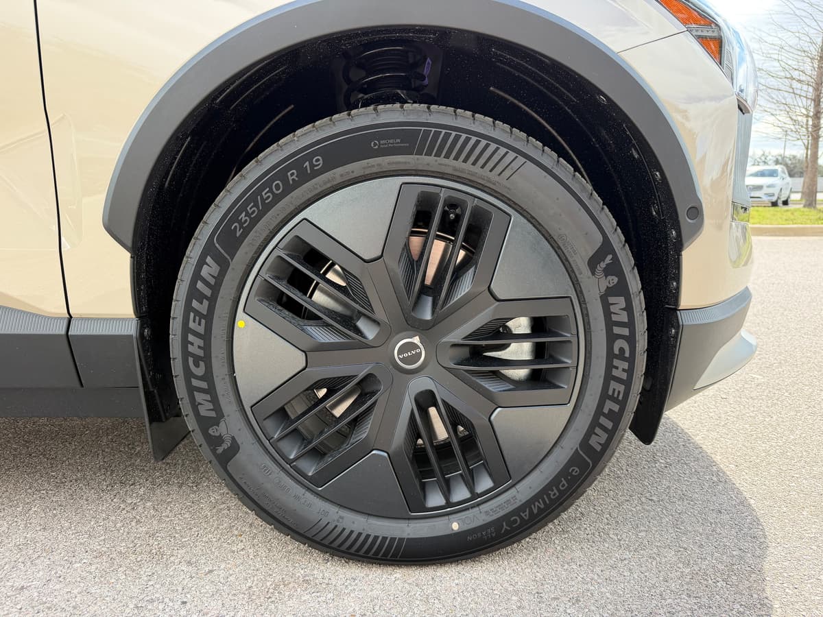 2026 Volvo EX30 Cross Country - Image 7