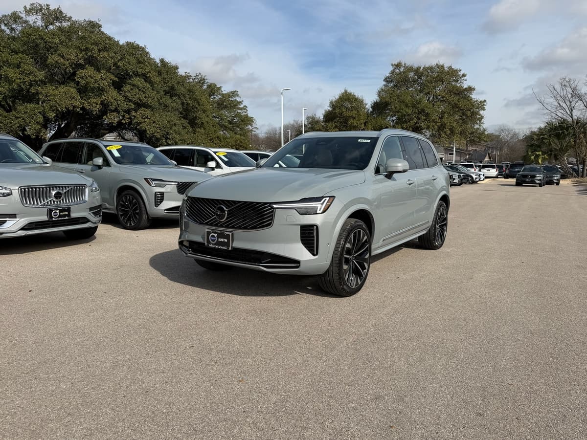 2026 Volvo XC90 - Image 2