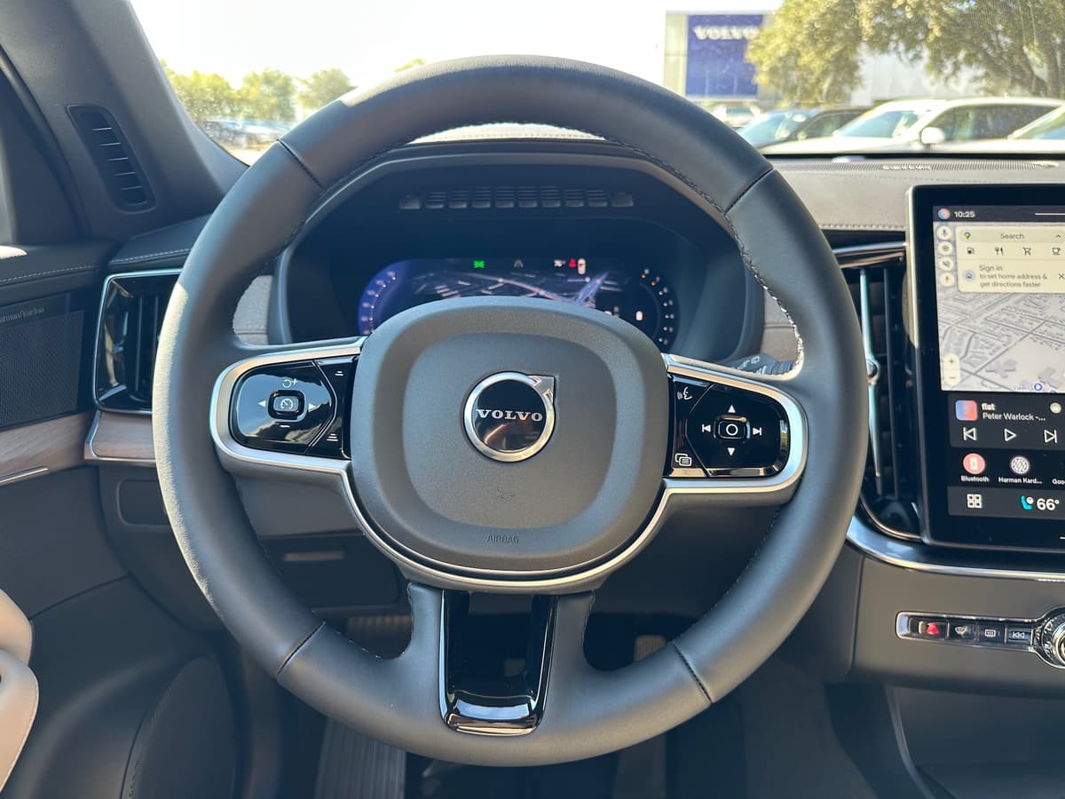 2026 Volvo XC90 - Image 15