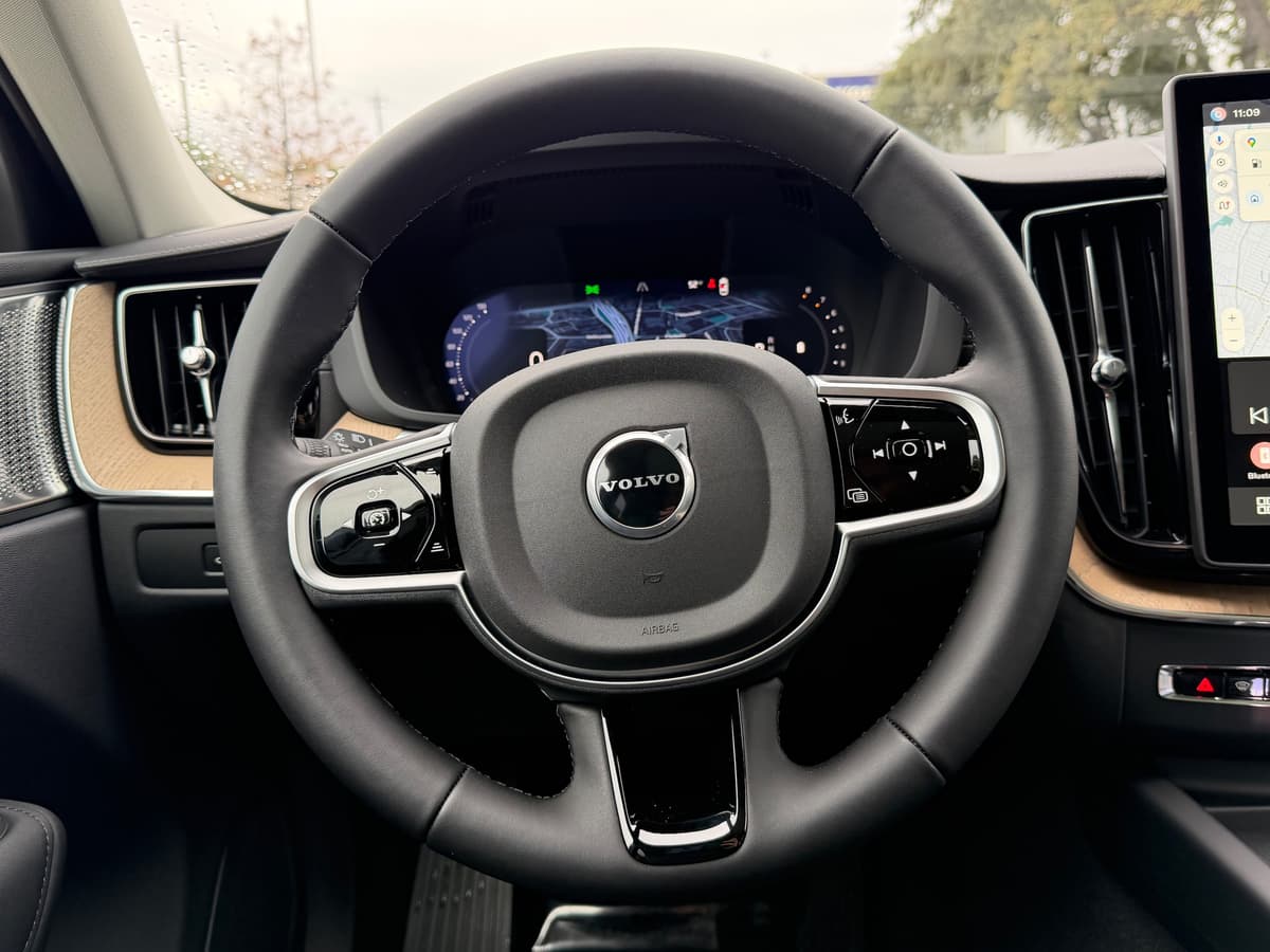 2026 Volvo XC60 - Image 14