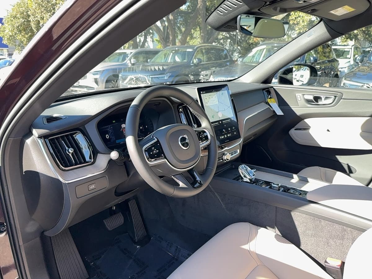 2026 Volvo XC60 - Image 10