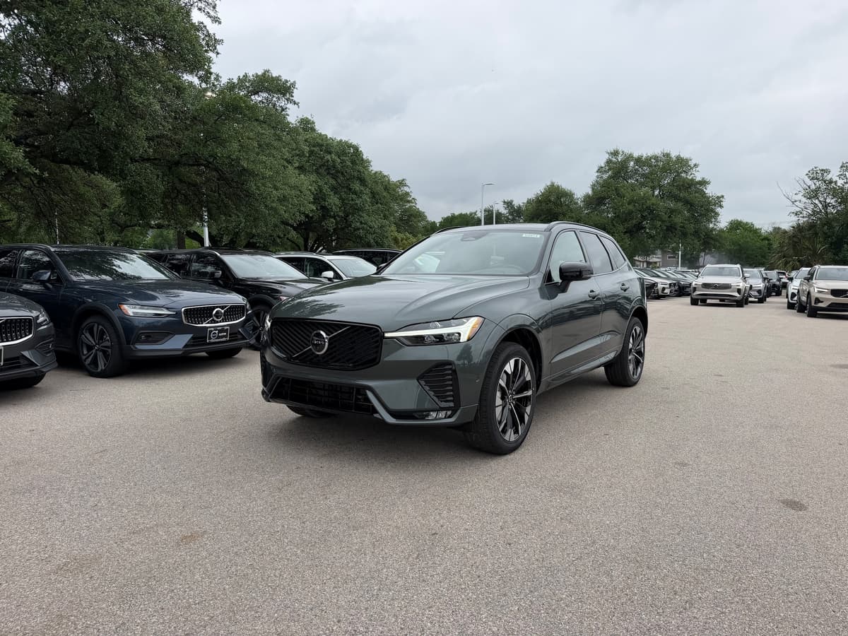 2026 Volvo XC60 - Image 2