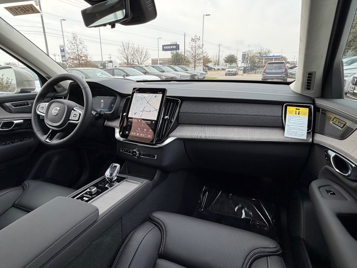 2026 Volvo XC90 - Image 11