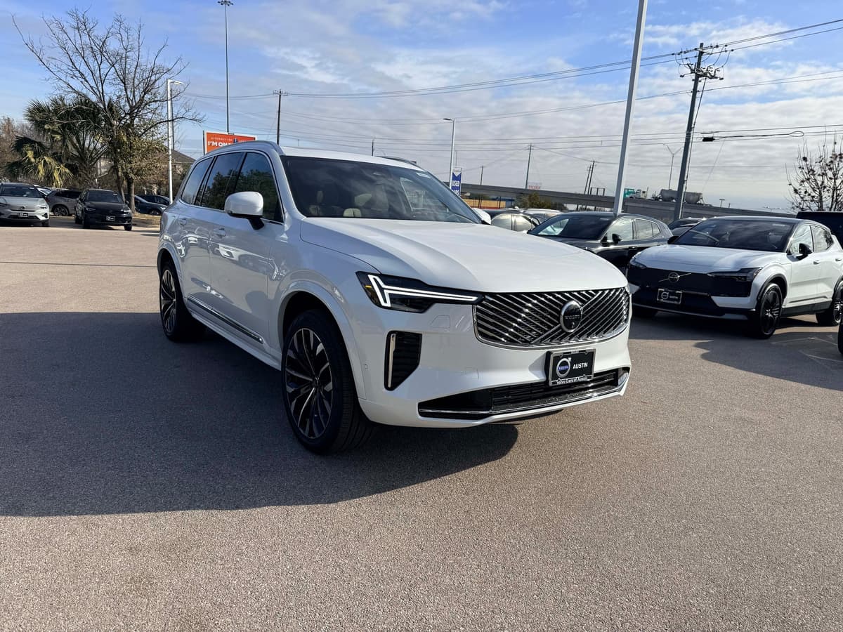 2026 Volvo XC90 plug-in hybrid - Image 7