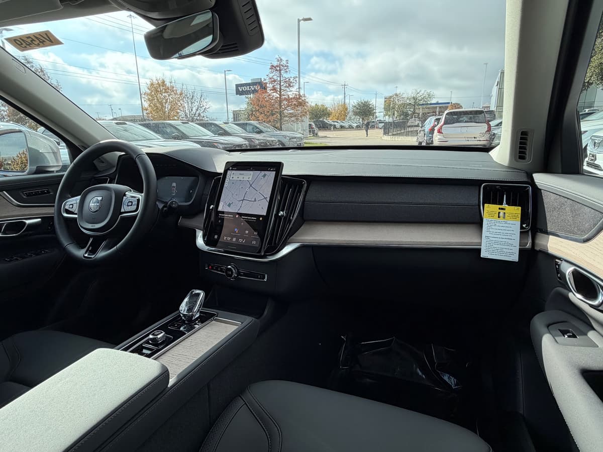 2026 Volvo XC90 - Image 11