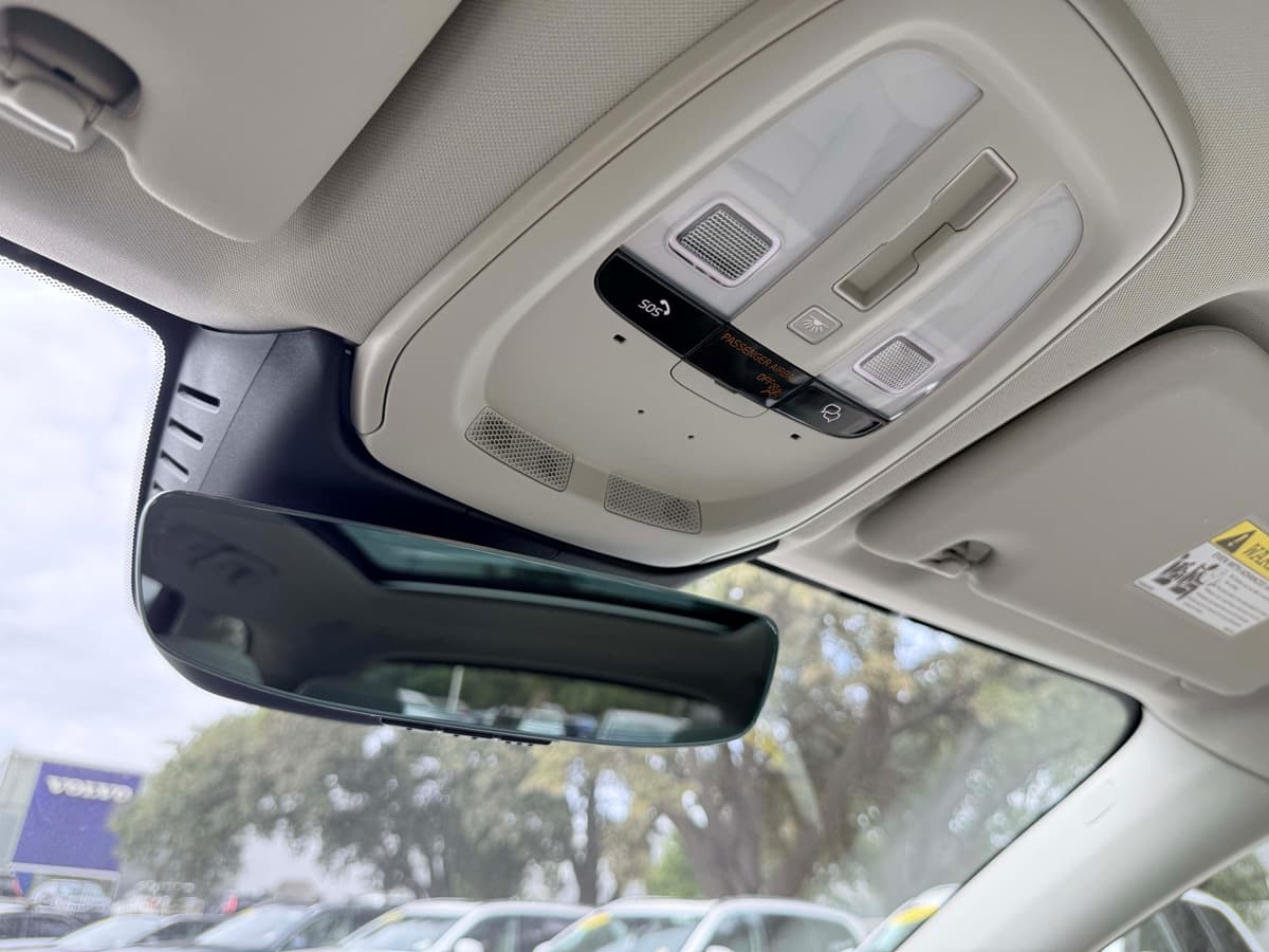 2026 Volvo XC60 - Image 24