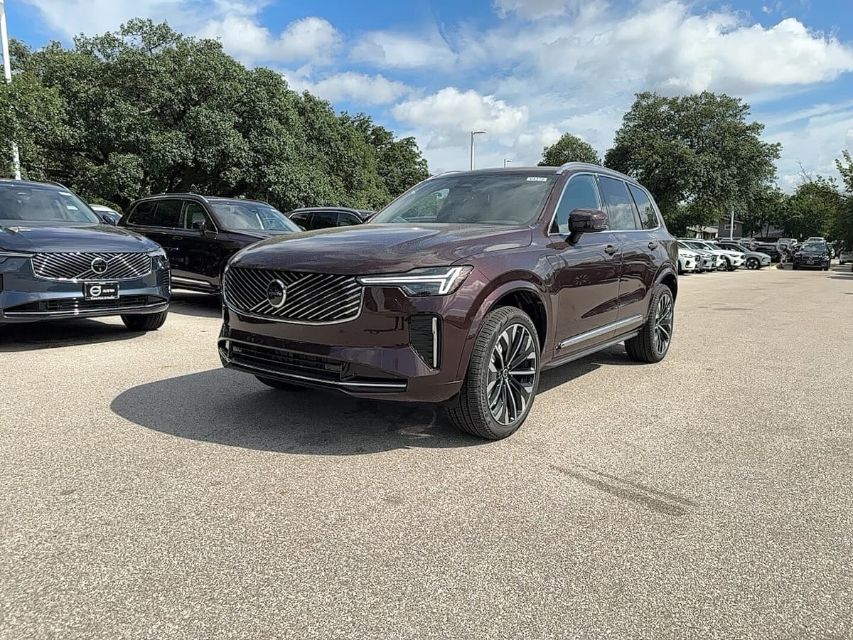 2026 Volvo XC90 - Image 2