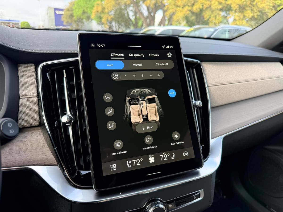 2026 Volvo XC90 - Image 22