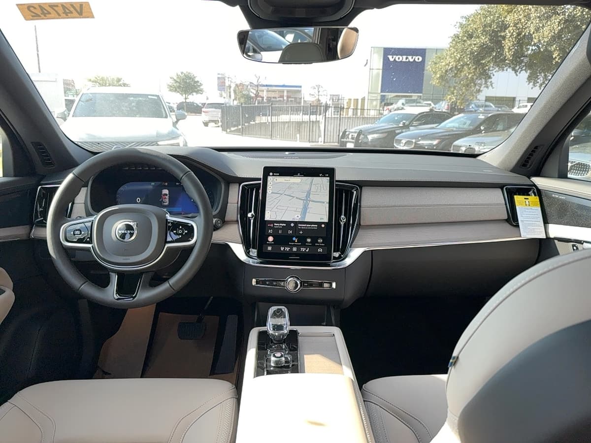 2026 Volvo XC90 - Image 17