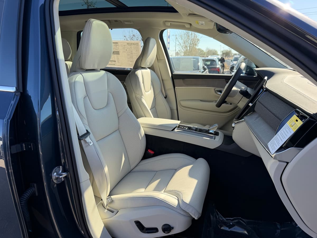 2026 Volvo XC90 - Image 8