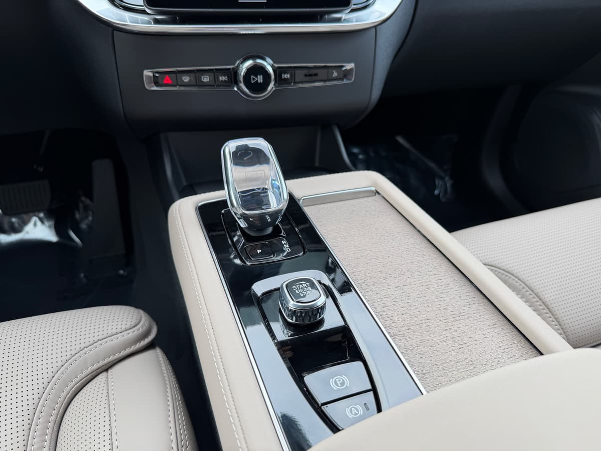 2026 Volvo XC90 - Image 14