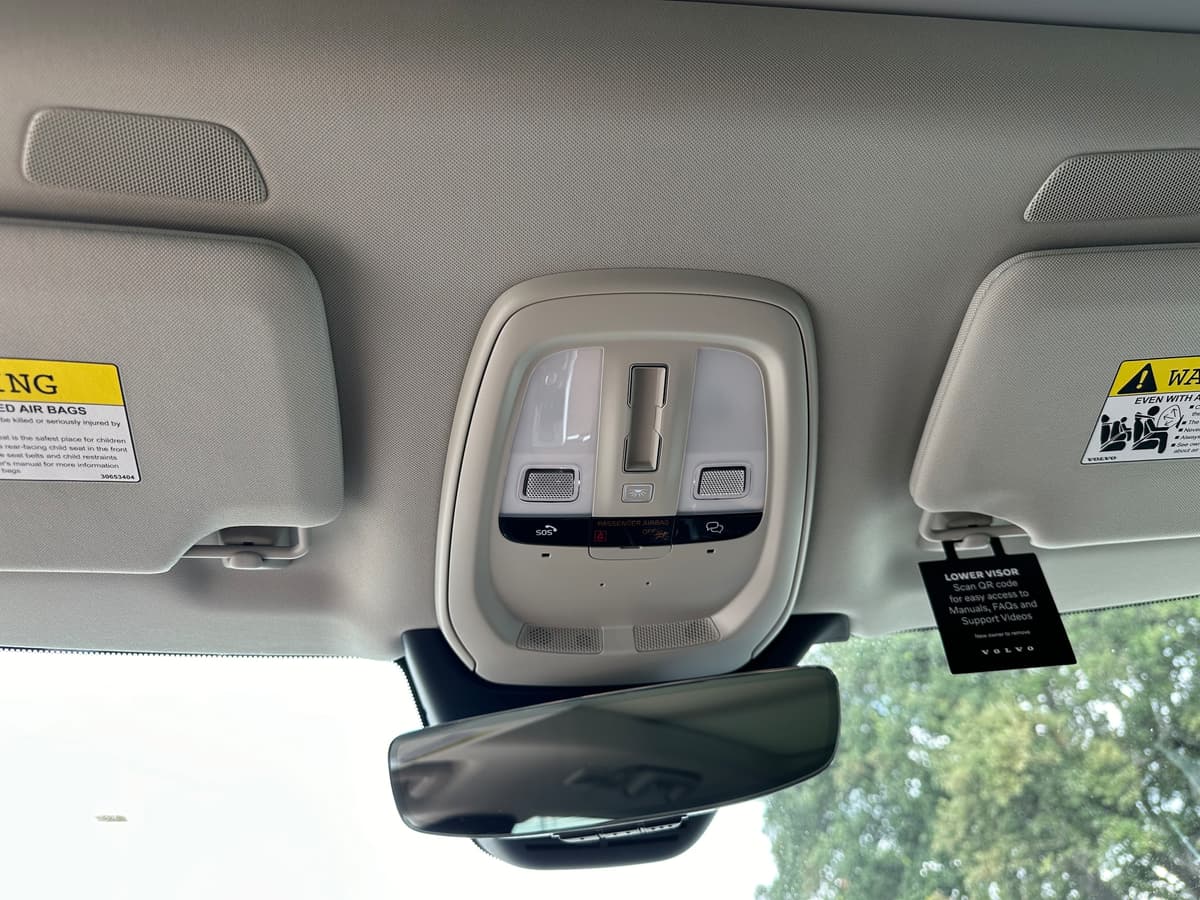 2025 Volvo XC90 plug-in hybrid - Image 14