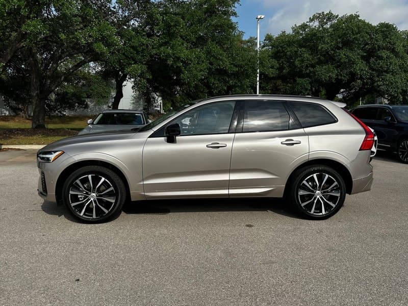 2025 Volvo XC60 - Image 3